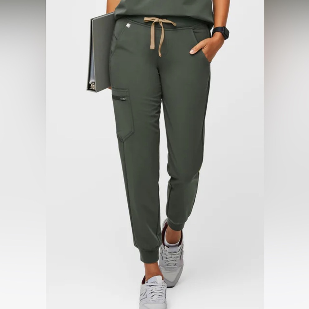 FIGS Zamora High Waisted Petite Jogger Scrub Pant - Moss